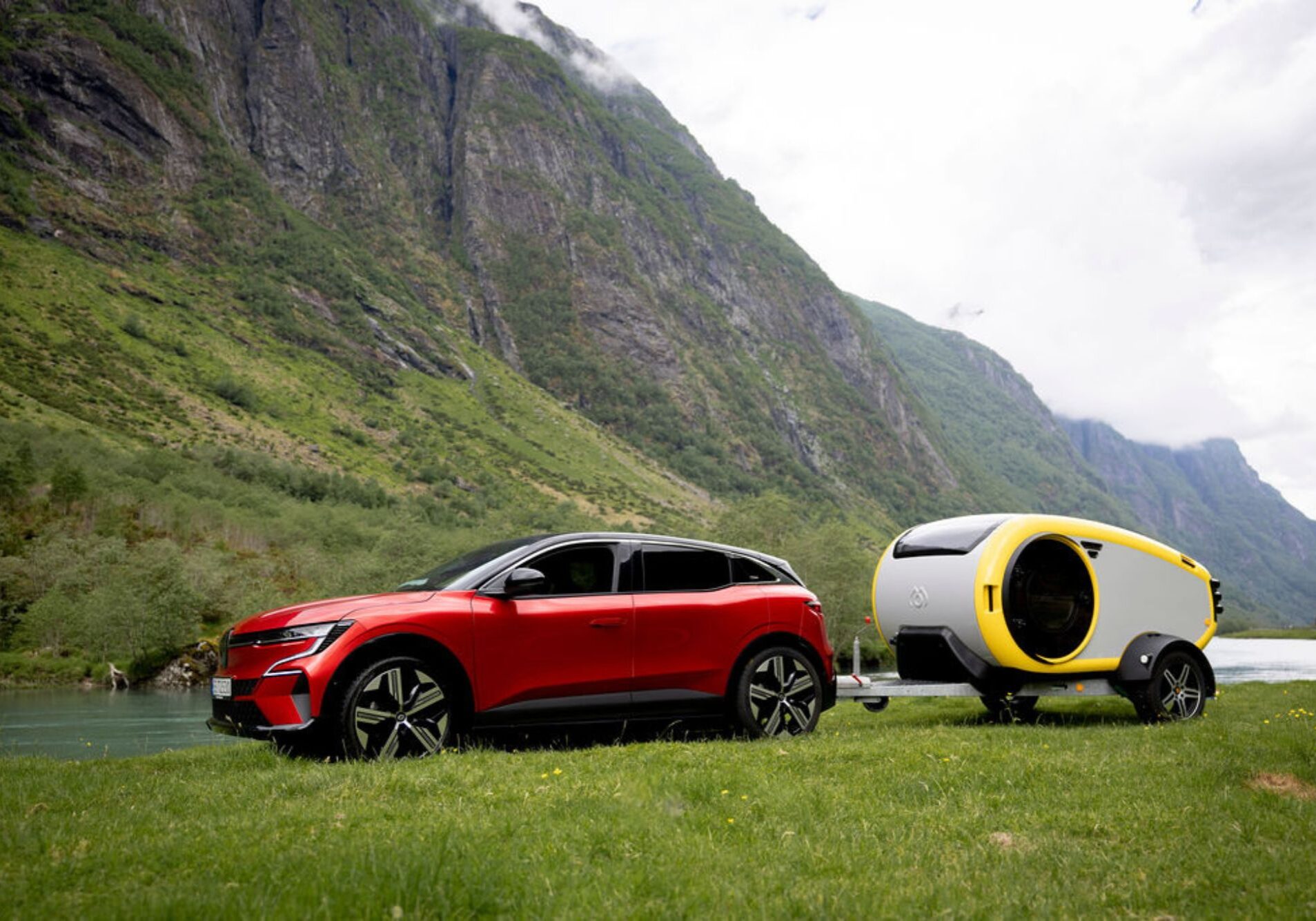Renault MEGANE E-TECH ELECTRIC – elektrisk familiebil hos Sannan Bil